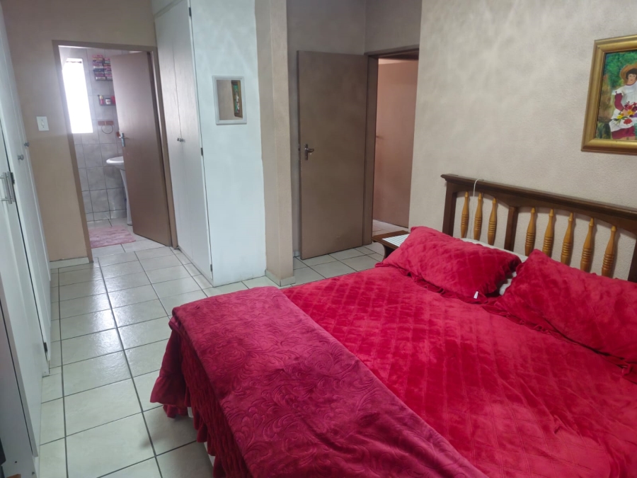 4 Bedroom Property for Sale in Safari Gardens North West